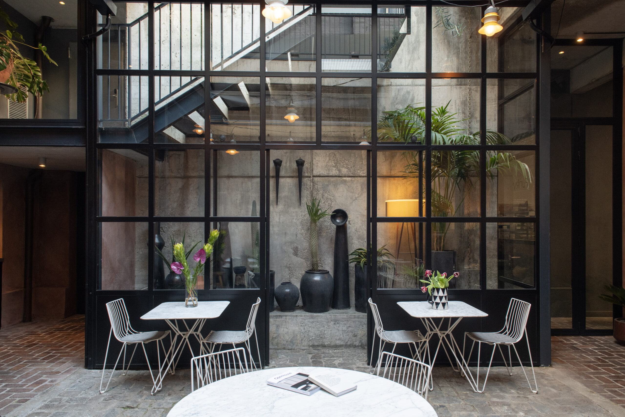 Hotel Brummell indoor lounge
