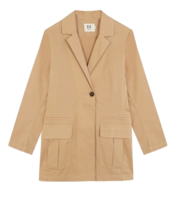 Beige blazer womenswear Barcelona — understated tailoring pija aesthetic